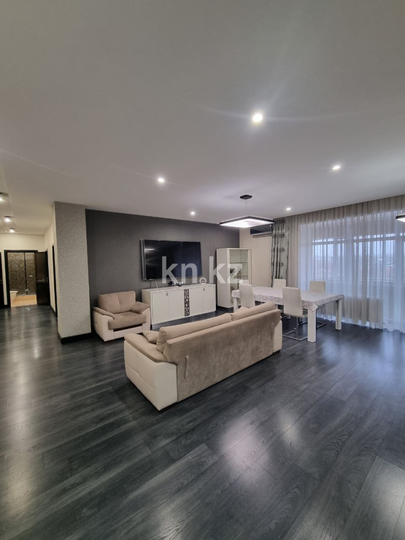 Продажа 4-комнатной квартиры, 160 м², ул. Аманжолова, дом  65/4 в Караганде