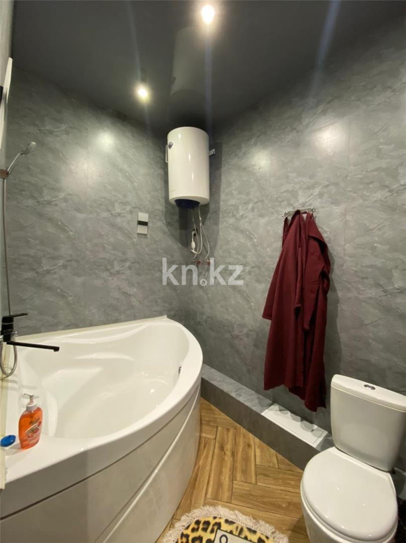 Продажа 3-комнатной квартиры, 110 м², ул. Комиссарова, дом  10/3 в Караганде - фото 14