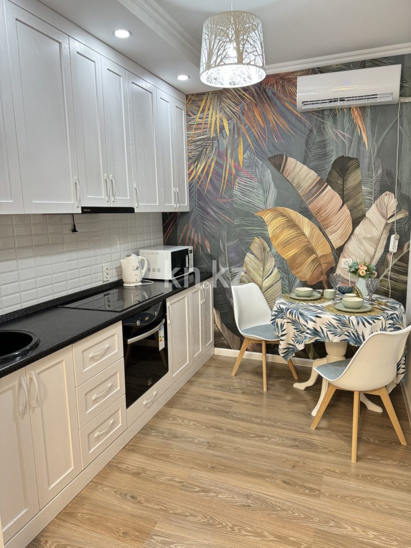 Аренда 1-комнатной квартиры посуточно, 38 м², пр. Кабанбай батыра, дом  48/7 - ул. Орынбор в Астане - фото 6
