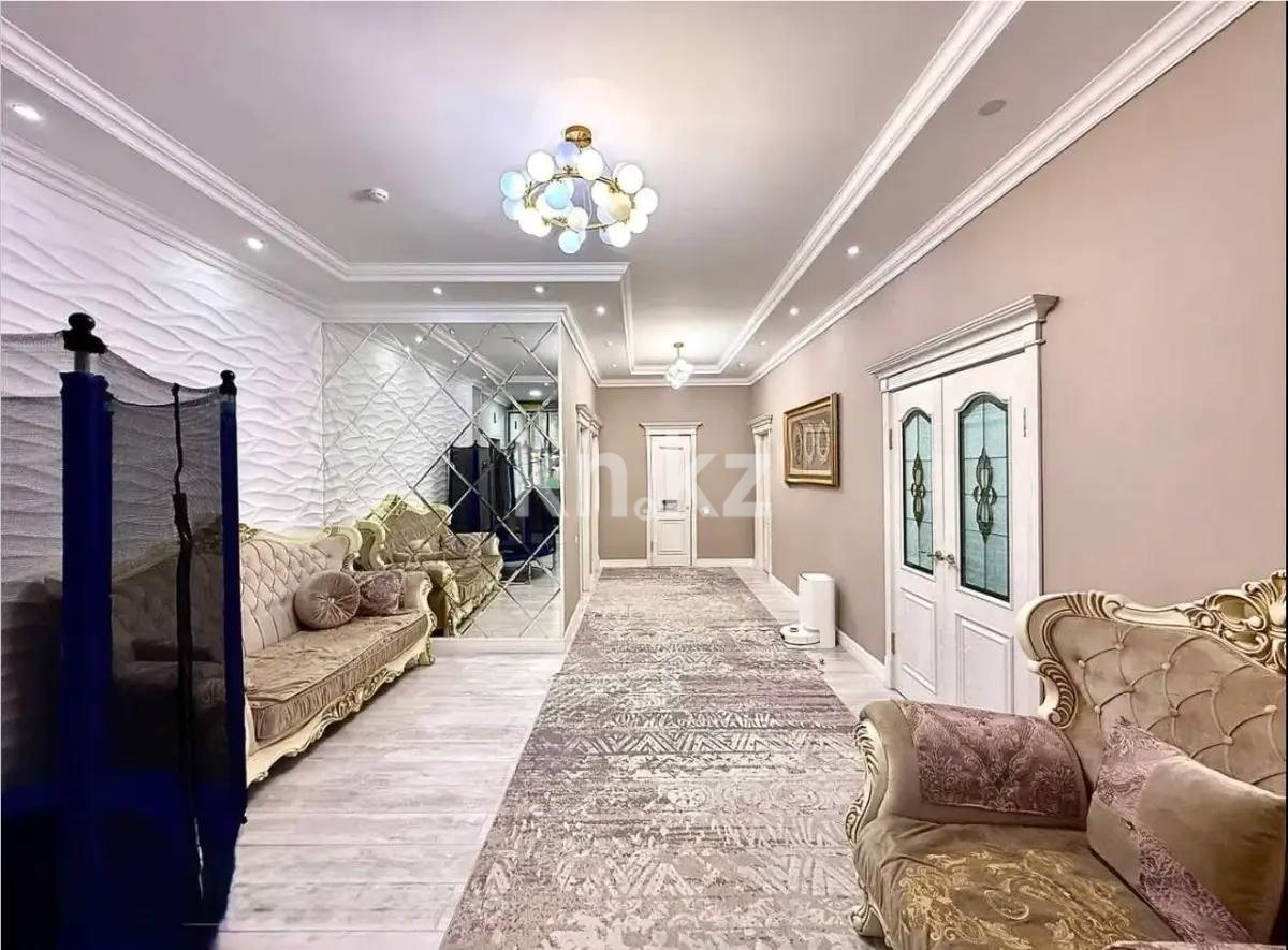 Продажа 4-комнатной квартиры, 165 м², ул. Кенесары, дом  4 в Астане