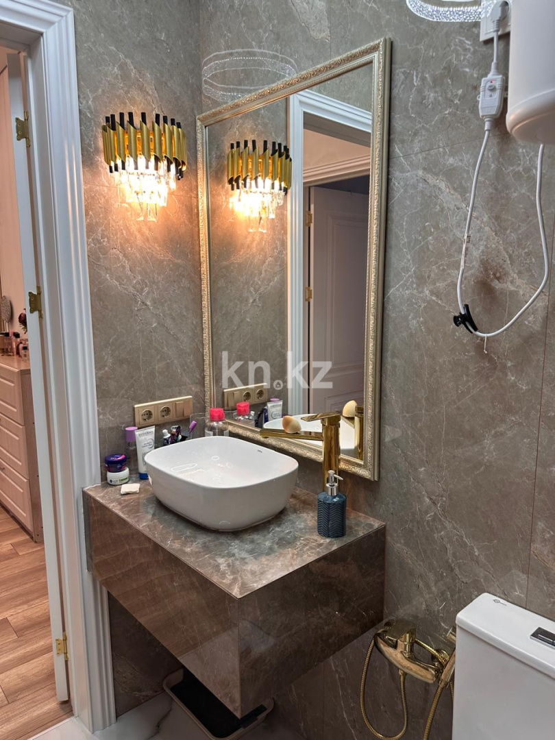 Продажа 2-комнатной квартиры, 62.8 м² в Караганде - фото 6