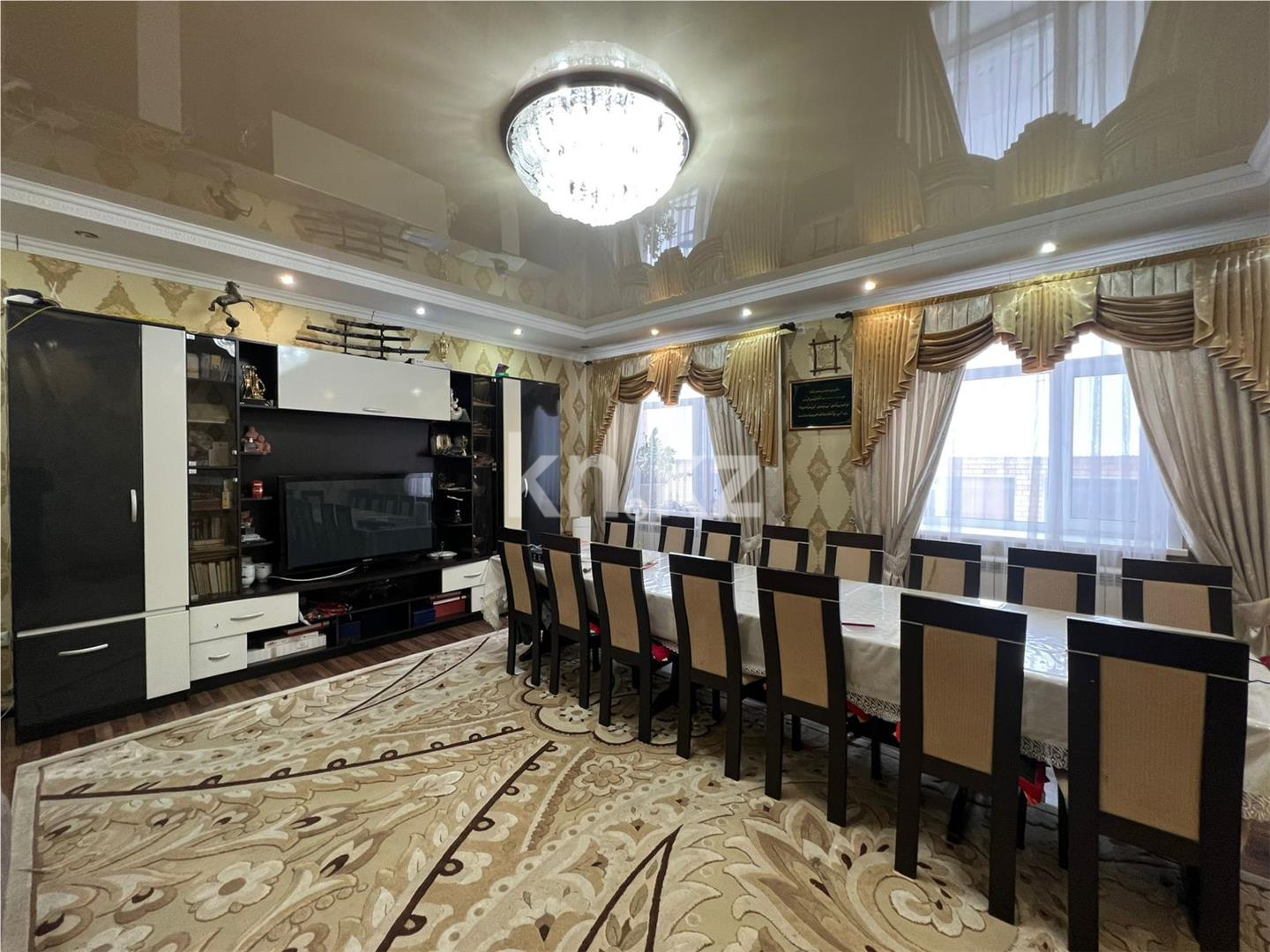 Продажа 10-комнатного дома, 540 м² в Караганде