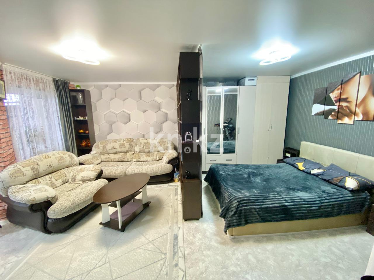 Продажа 1-комнатной квартиры, 42 м², ул. Ашимова, дом  26 в Караганде - фото 3