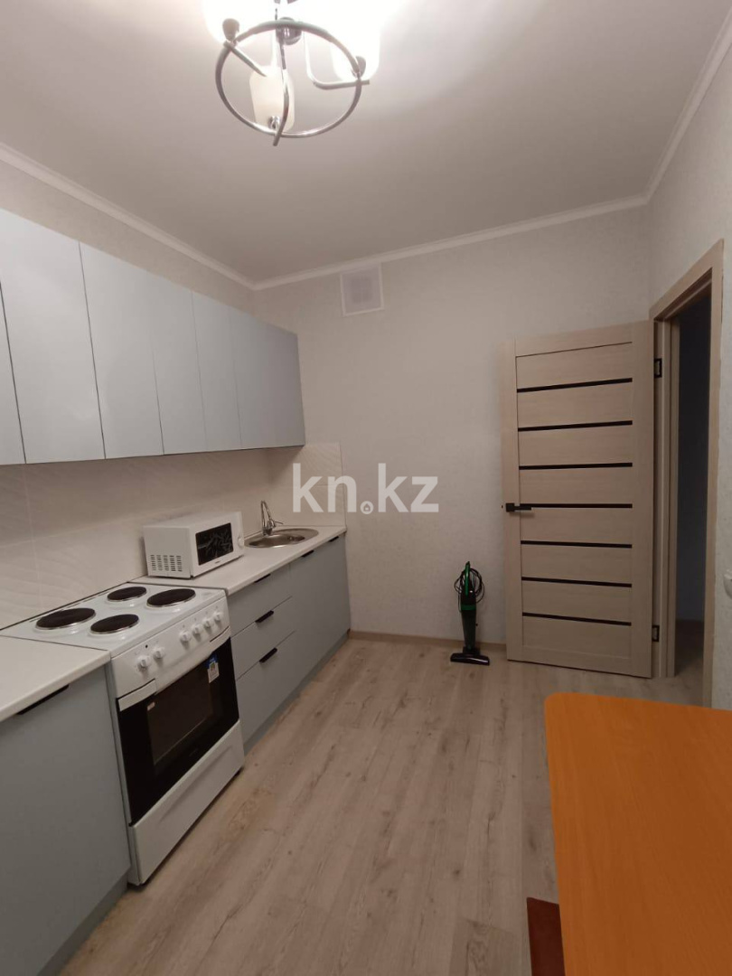 Аренда 1-комнатной квартиры, 42 м² в Астане