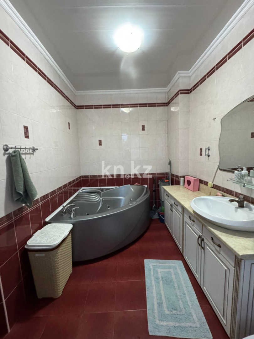 Продажа 4-комнатного дома, 321 м², ул. Кунгей в Караганде - фото 21