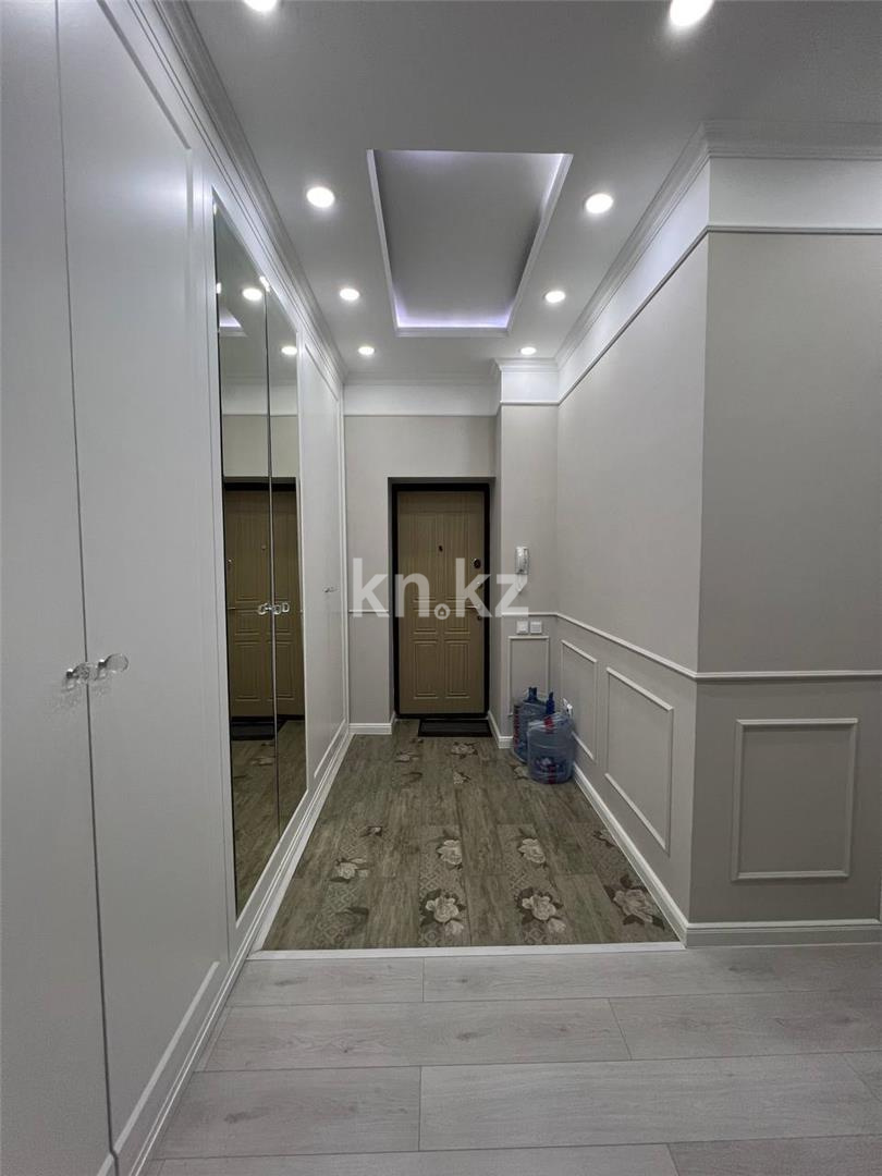 Продажа 4-комнатной квартиры, 124 м², ул. Аманжолова, дом  96/1 в Караганде - фото 18