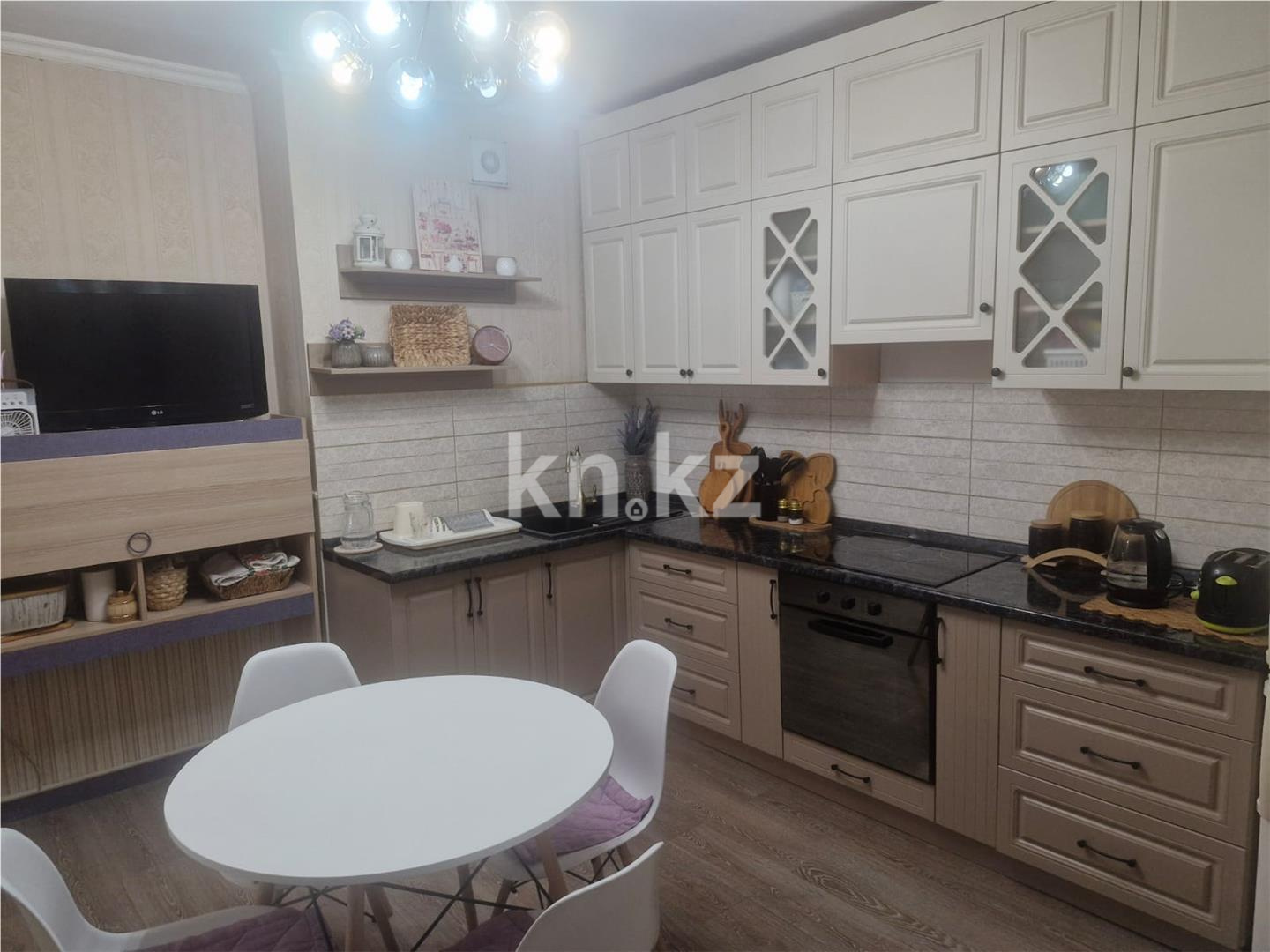 Продажа 3-комнатной квартиры, 80 м², ул. Валиханова в Астане - фото 9