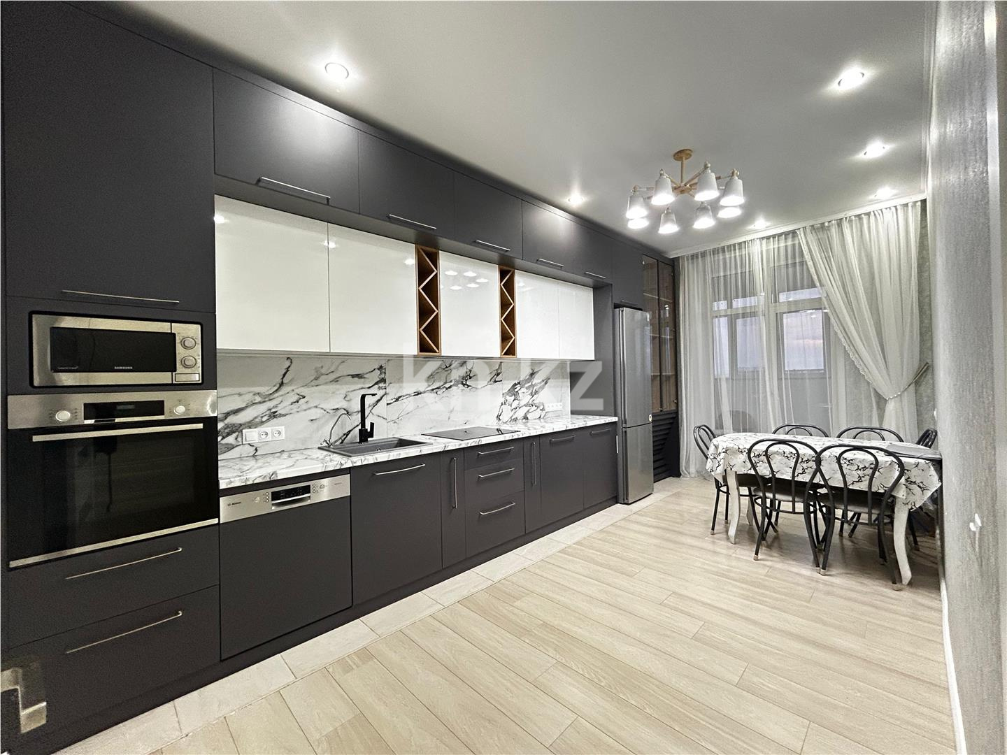 Продажа 4-комнатной квартиры, 119 м², мкр-н Степной-3, дом  1/10 в Караганде