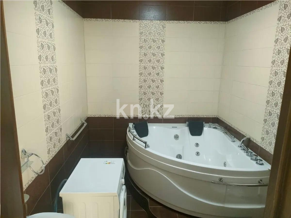 Продажа 2-комнатной квартиры, 91 м², пр. Аль-Фараби, дом  7/5а в Алматы - фото 4