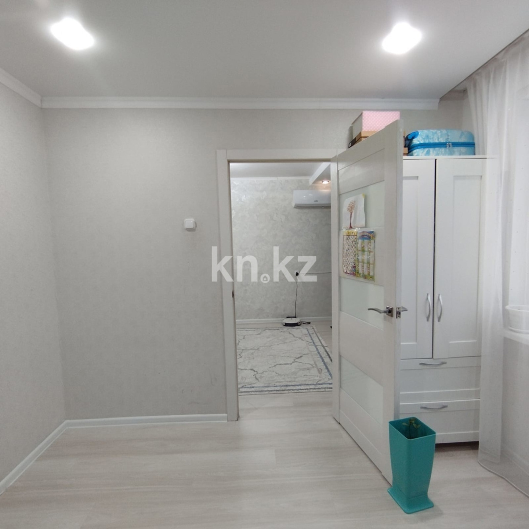 Продажа 4-комнатной квартиры, 61.1 м² в Уральске - фото 4