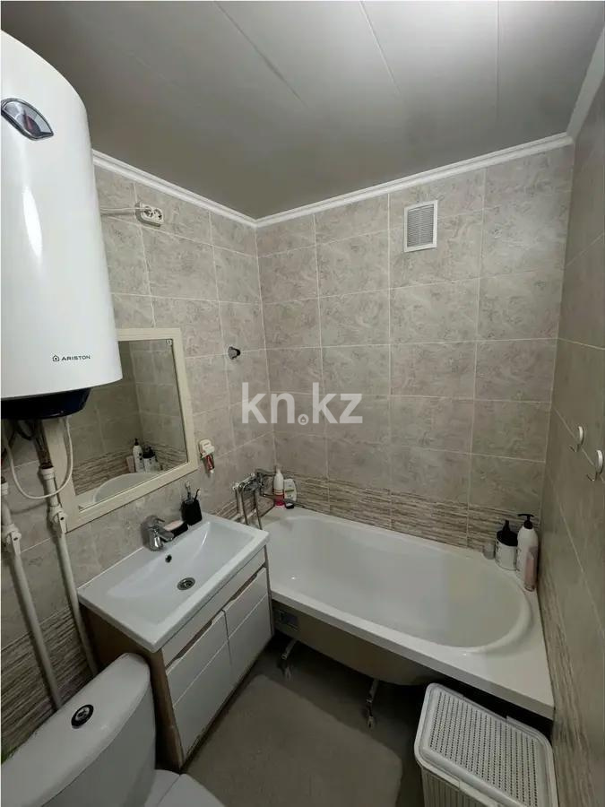 Продажа 3-комнатной квартиры, 56 м², 13 мкр., дом  7 в Караганде - фото 5