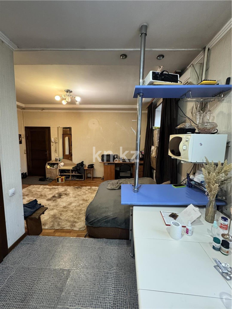 Продажа 3-комнатной квартиры, 65 м², ул. Абая, дом  74 в Караганде - фото 4