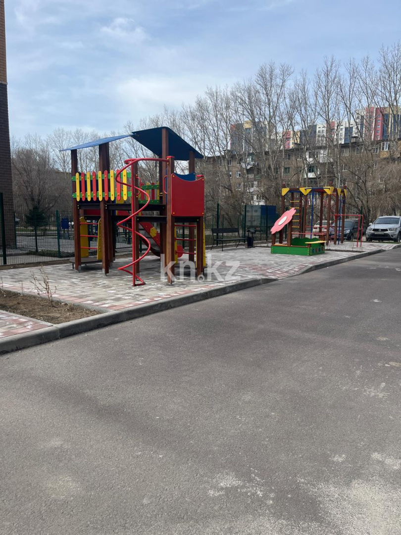 Продажа 3-комнатной квартиры, 81 м², ул. Сарыарка в Караганде - фото 4