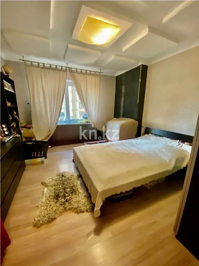 Продажа 4-комнатной квартиры, 132 м², ул. Ходжанова, дом  76 в Алматы - фото 3