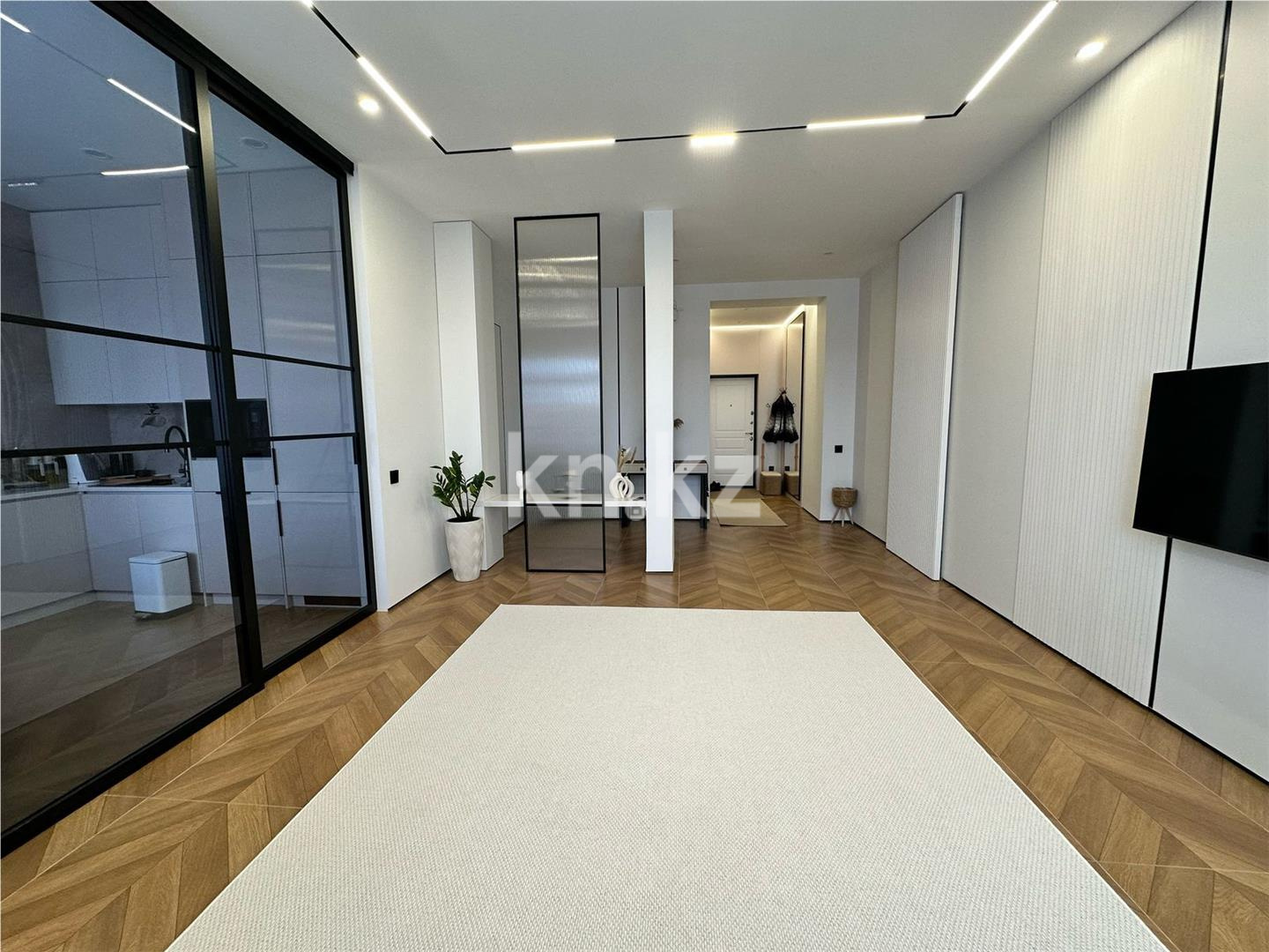 Продажа 2-комнатной квартиры, 63 м², пр. Республики, дом  49 в Караганде - фото 2