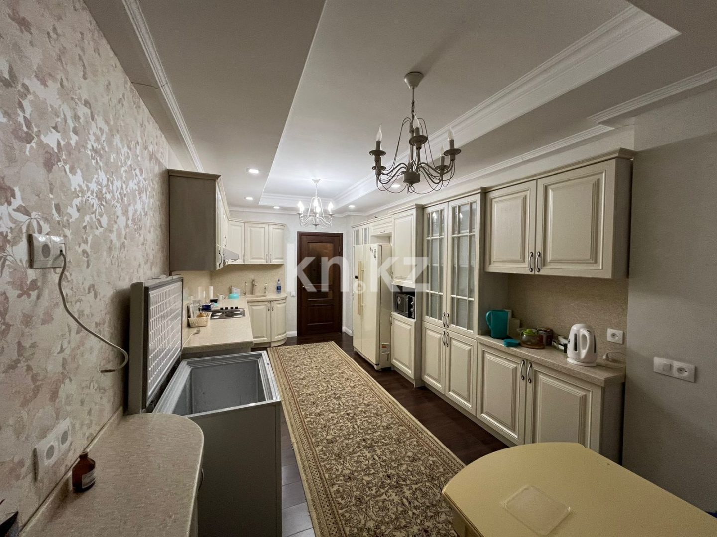 Продажа 4-комнатной квартиры, 122 м², пр. Республики в Караганде - фото 3