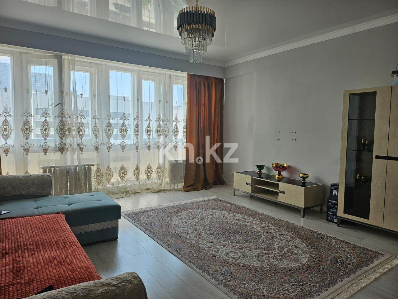 Продажа 2-комнатной квартиры, 80 м², ул. Достык в Астане