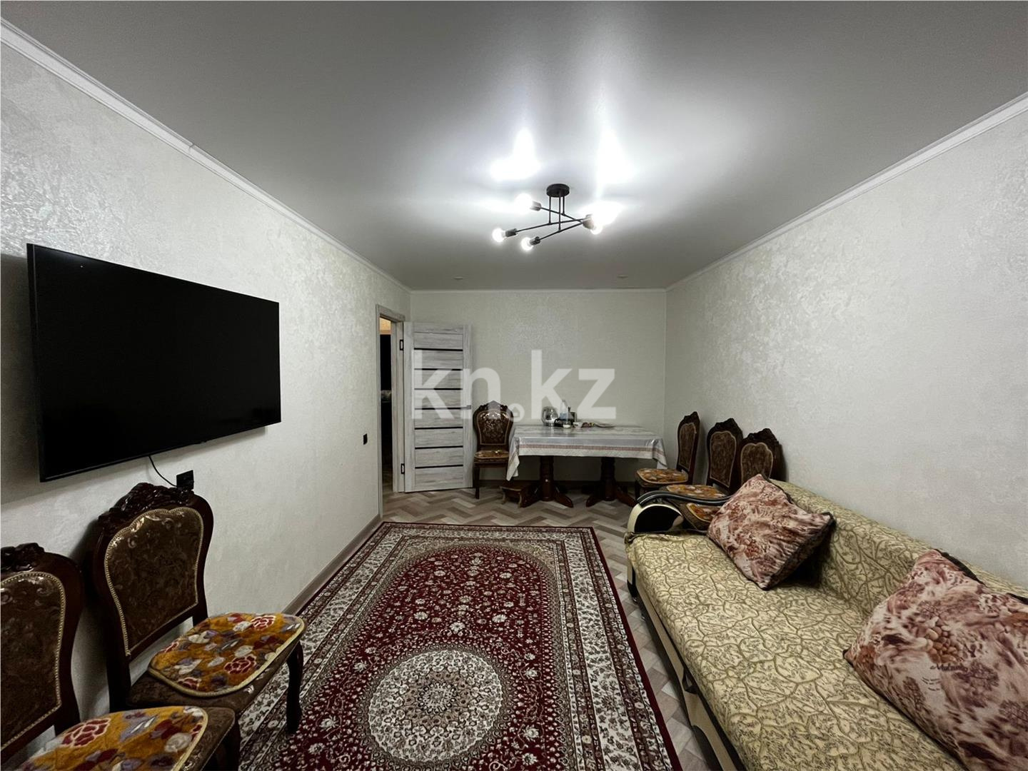 Продажа 3-комнатной квартиры, 63 м², 19 мкр. в Караганде - фото 2