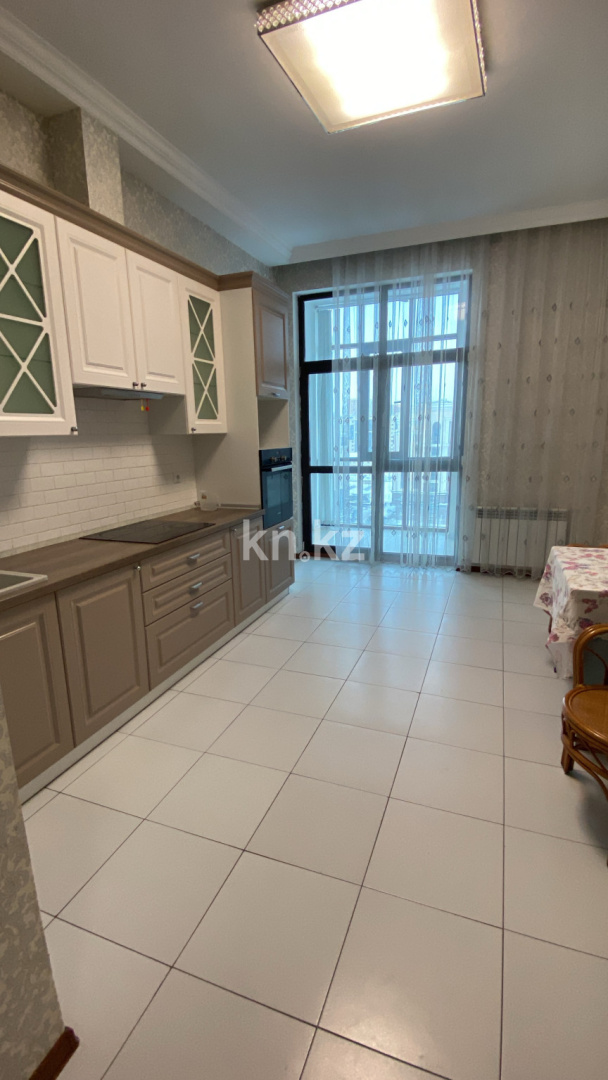 Аренда 4-комнатной квартиры, 180 м², пр. Мангилик Ел, дом  28 в Астане - фото 31