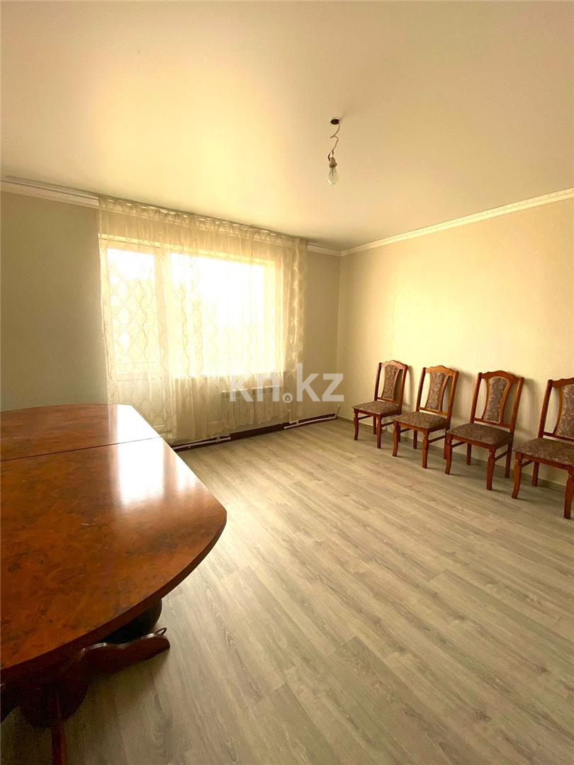 Продажа 3-комнатной квартиры, 65 м², ул. Стахановская, дом  24 в Караганде