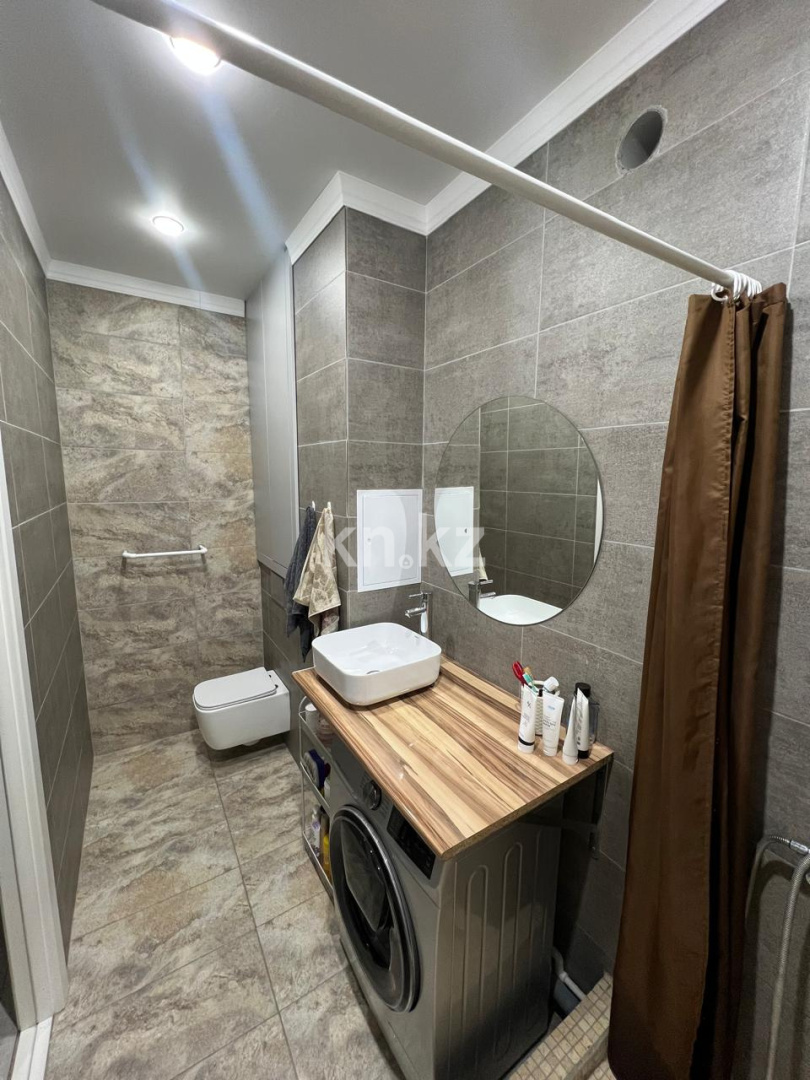 Продажа 2-комнатной квартиры, 61 м², ул. Муканова, дом  82 в Караганде - фото 6