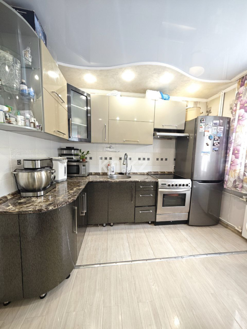 Продажа 3-комнатной квартиры, 64 м², мкр. Степной-2, дом  3 в Караганде - фото 11