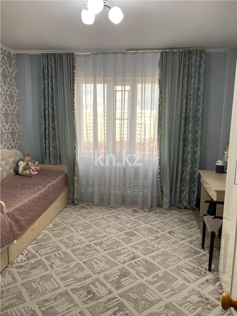 Продажа 3-комнатной квартиры, 80 м², ул. Сарыарка в Караганде - фото 3