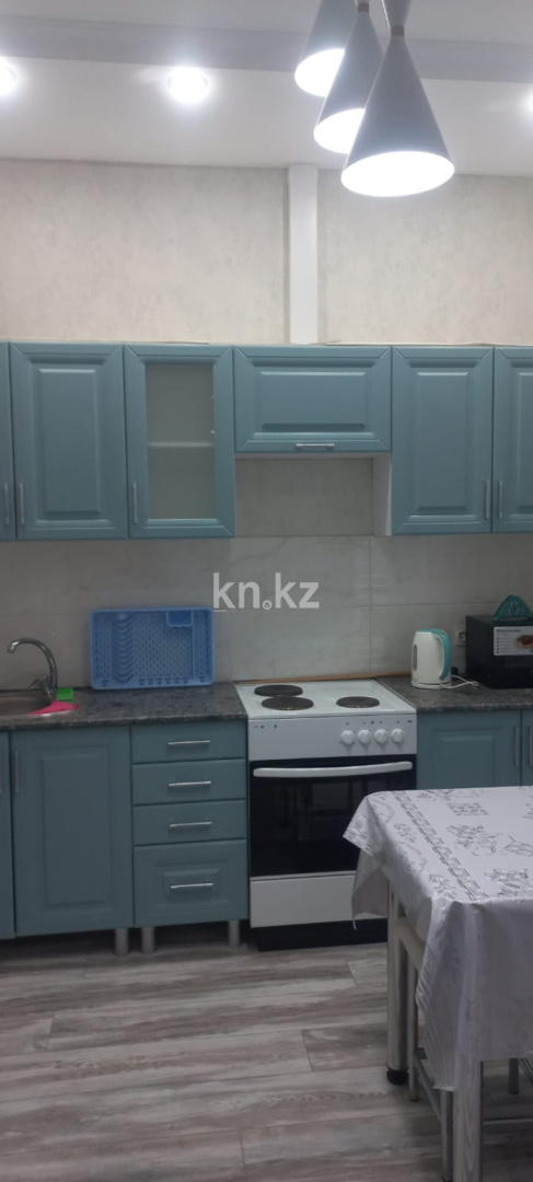 Аренда 1-комнатной квартиры, 40 м² в Астане