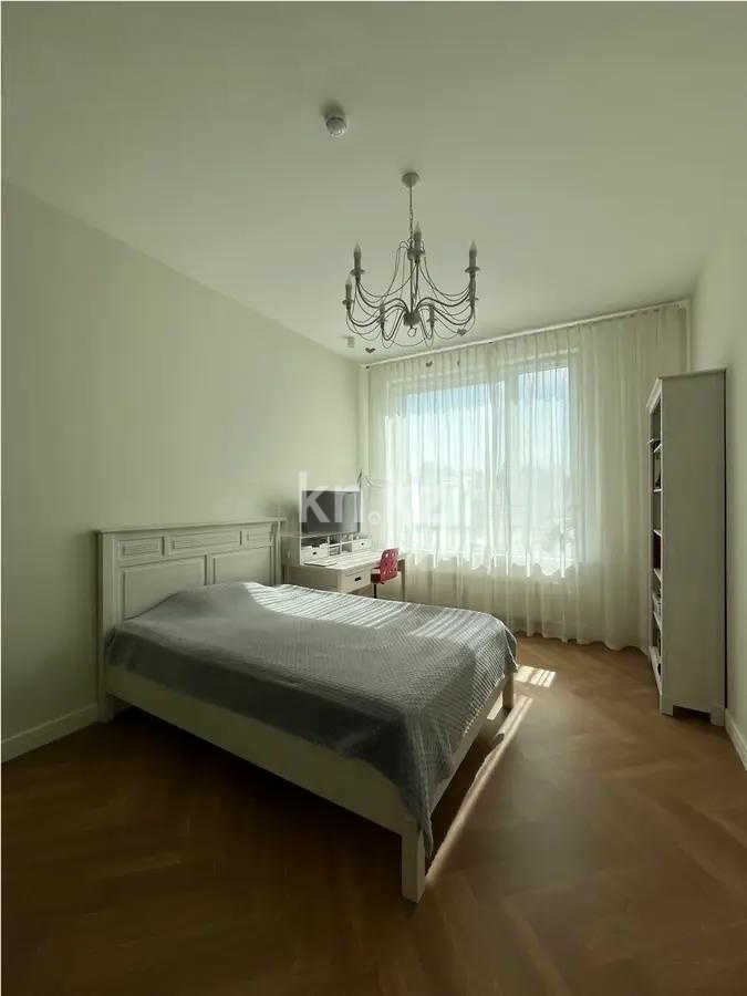 Продажа 4-комнатной квартиры, 133 м², ул. Е-899, дом  1/1 в Астане - фото 2