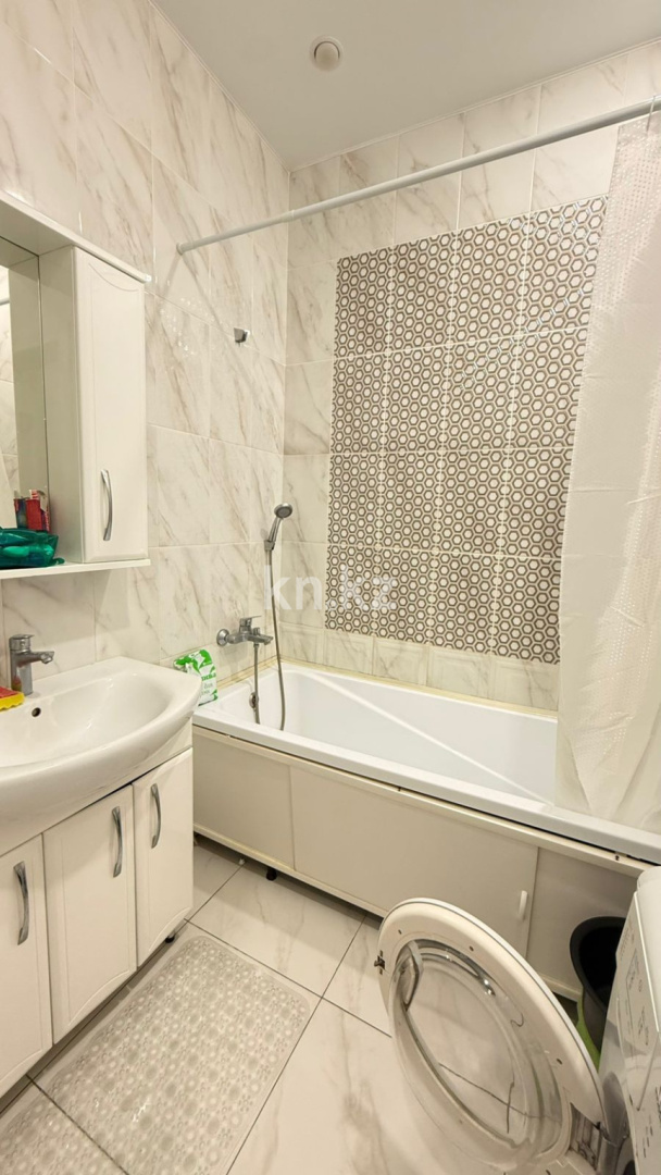 Продажа 2-комнатной квартиры, 72.4 м² в Уральске - фото 5