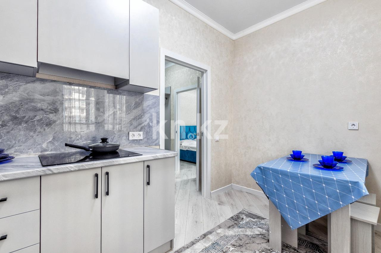 Аренда 1-комнатной квартиры посуточно, 50 м², пр. Кабанбай батыра, дом  29/2 - ул. Сыганак в Астане - фото 9