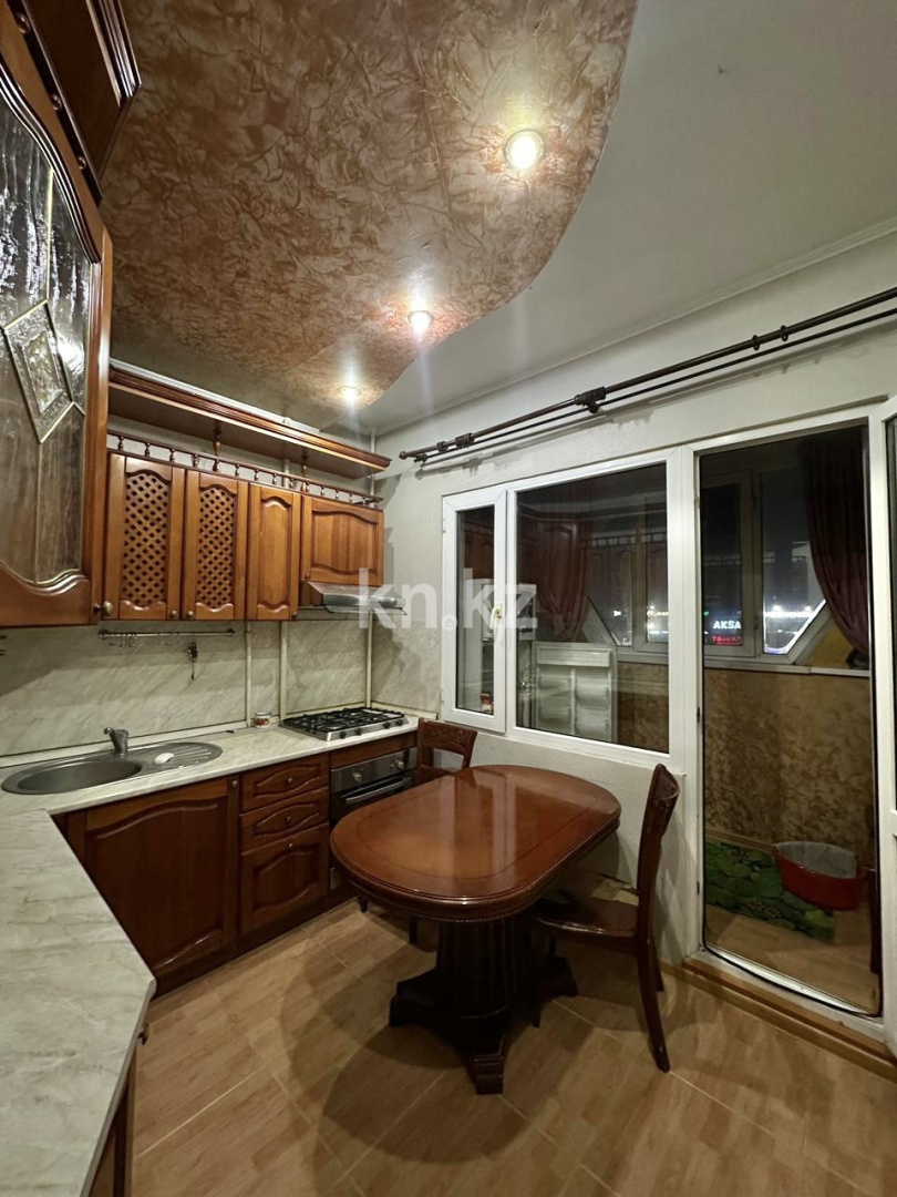 Аренда 3-комнатной квартиры, 75 м², мкр. Аксай-1 в Алматы