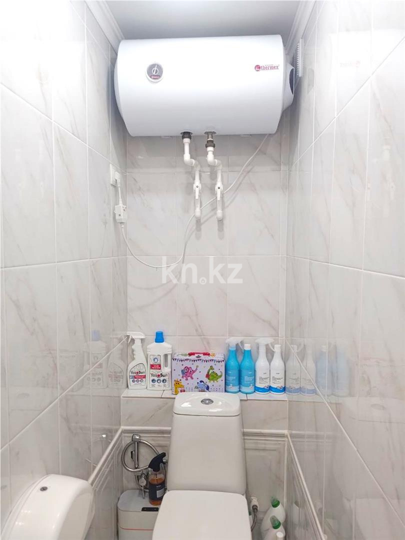 Продажа 4-комнатной квартиры, 62 м², мкр-н 21, дом  23 в Караганде - фото 17