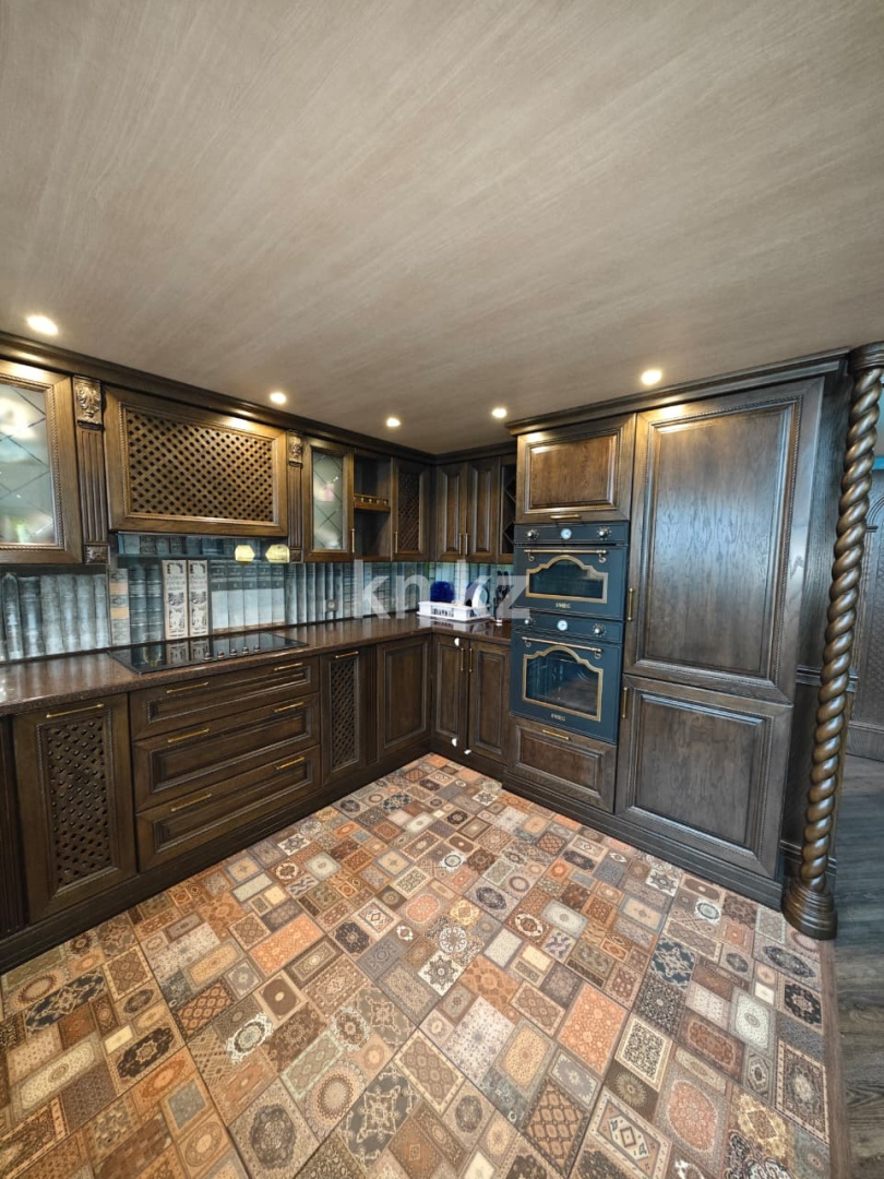 Продажа 3-комнатной квартиры, 96 м², ул. Ержанова, дом  18/6 в Караганде - фото 10