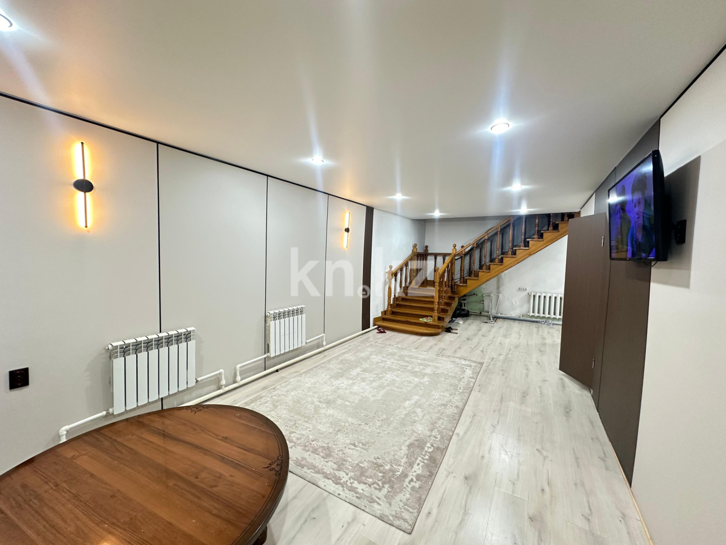 Продажа 6-комнатного дома, 280 м², ул. Жакана Смакова, дом  64 в Караганде