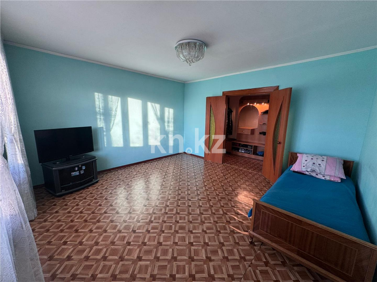 Продажа 4-комнатной квартиры, 92 м² в Караганде