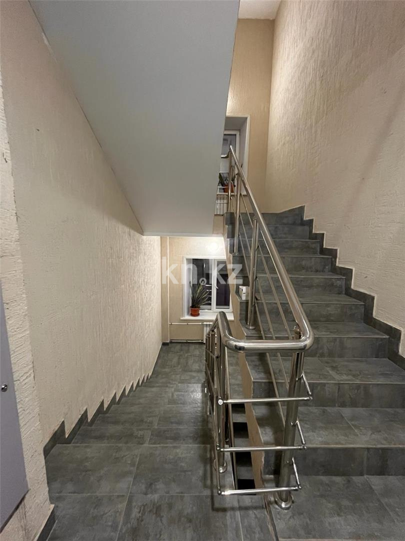 Продажа 3-комнатной квартиры, 63 м², ул. Кулкыбаева, дом  13 в Караганде - фото 14