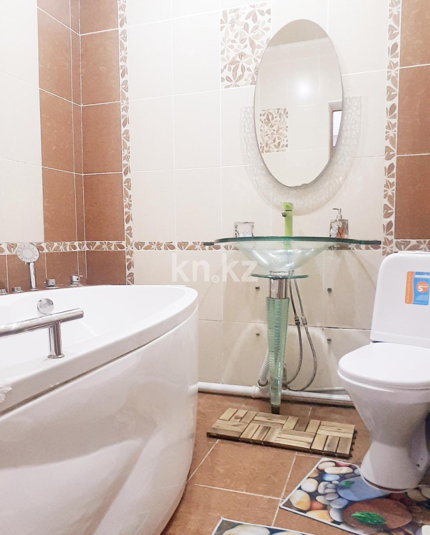 Аренда 1-комнатной квартиры посуточно, 52 м², Алмагуль мкр-н, дом  9 в Атырау - фото 15