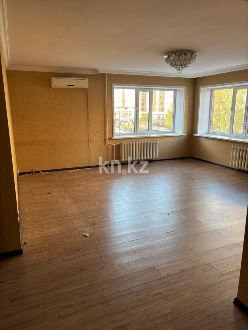 Продажа 5-комнатной квартиры, 215.8 м² в Астане