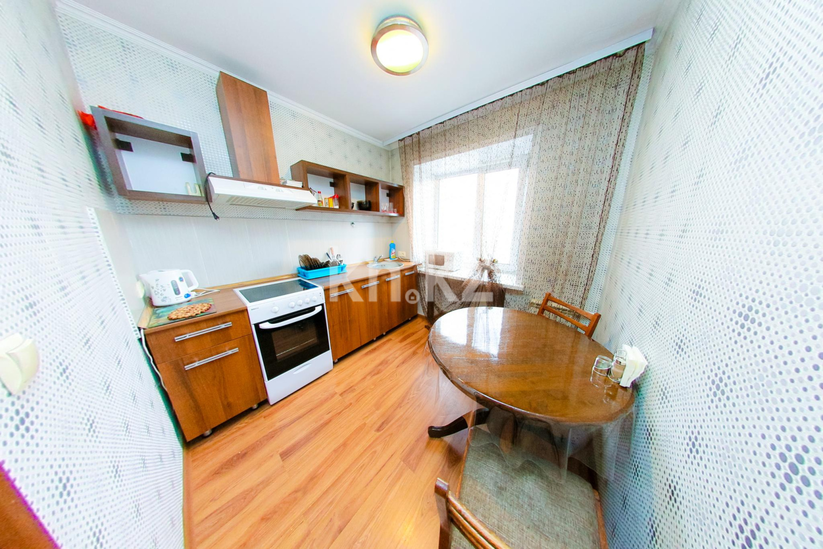 Аренда 2-комнатной квартиры посуточно, 50 м², ул. Кайсенова, дом  123 в Усть-Каменогорске - фото 2