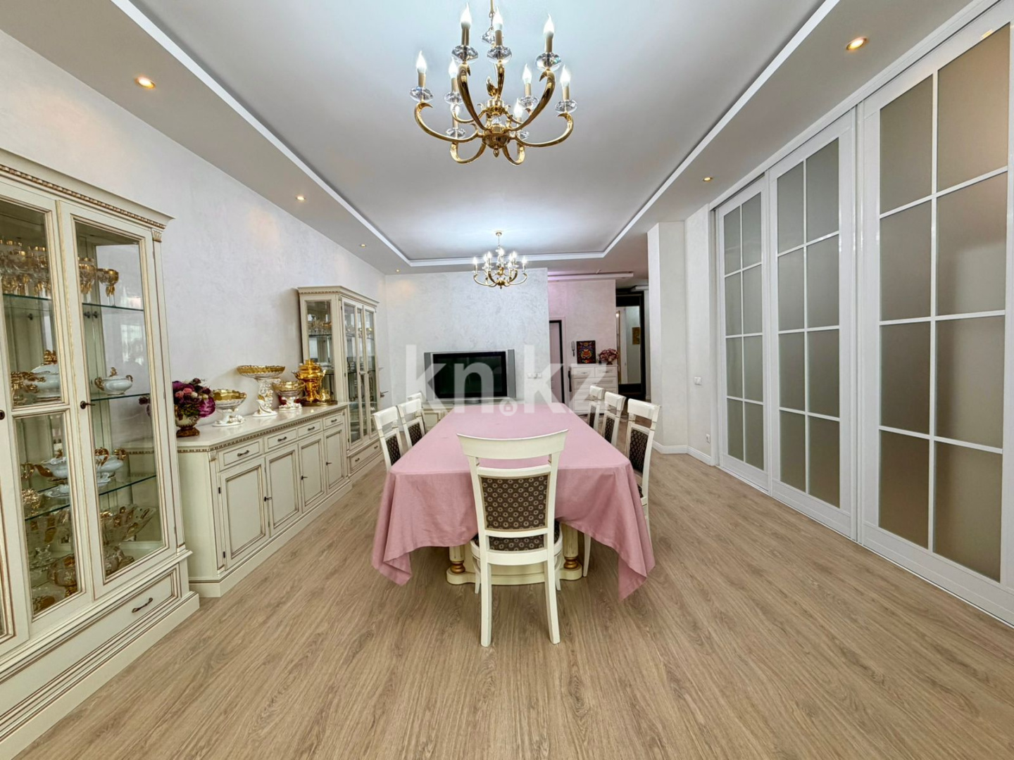 Продажа 4-комнатной квартиры, 138.6 м² в Алматы - фото 2