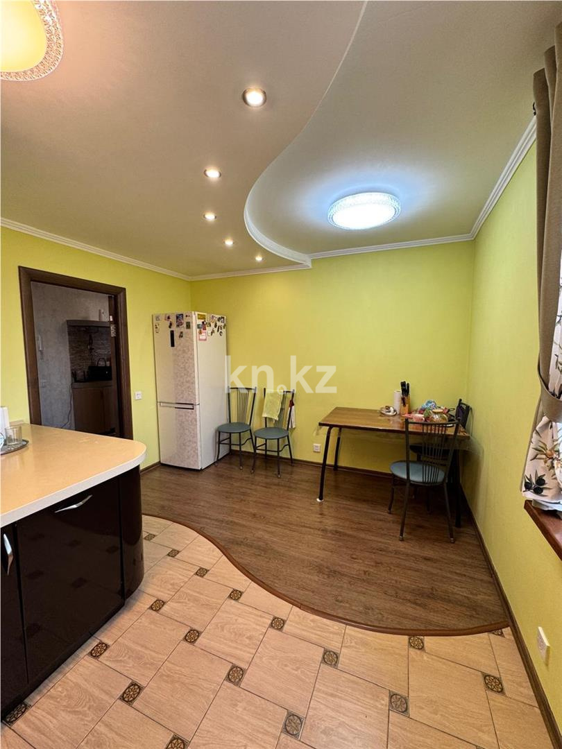 Продажа 2-комнатной квартиры, 73 м², ул. Ермекова в Караганде - фото 11