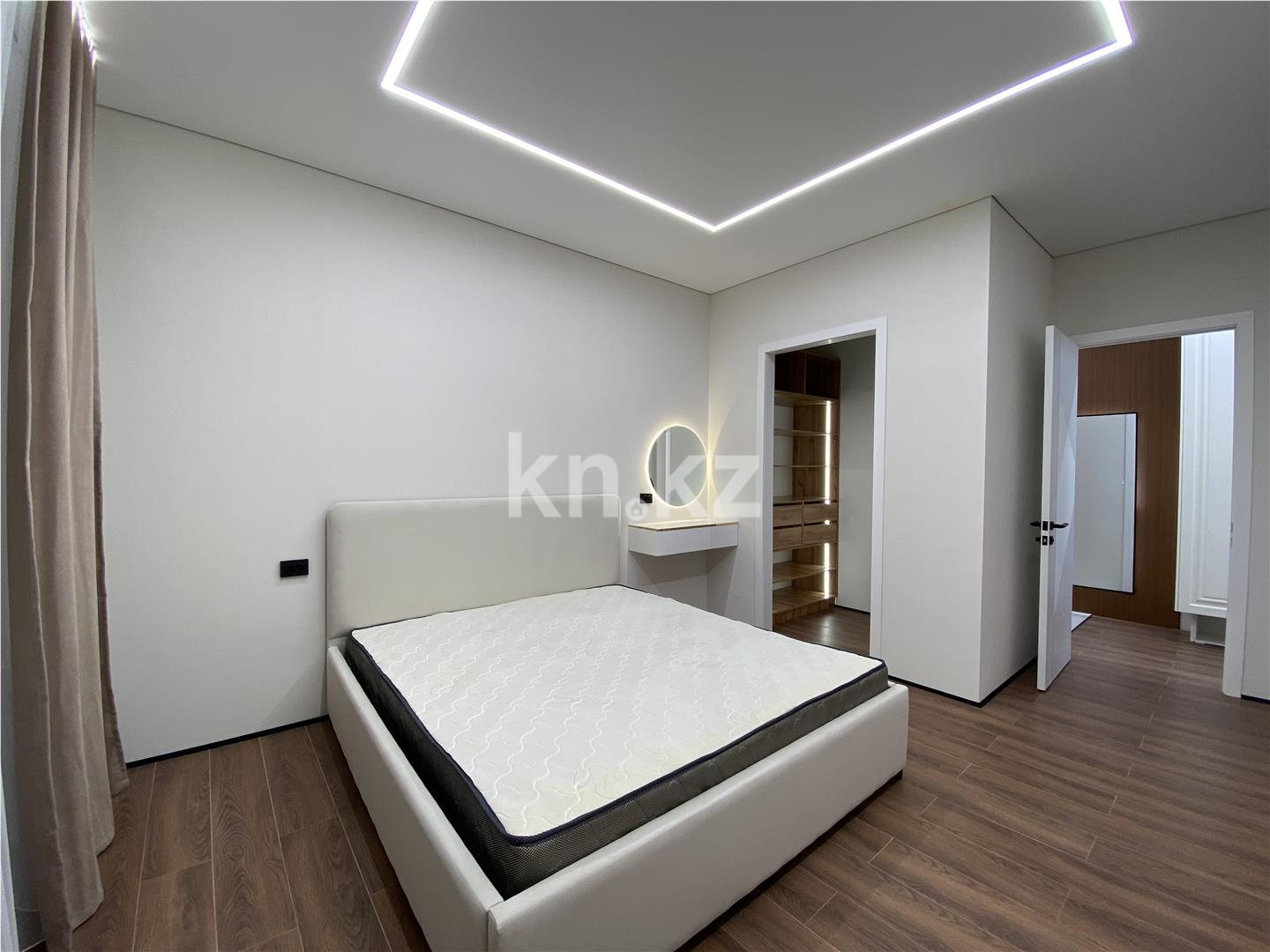 Продажа 3-комнатной квартиры, 77 м², ул. Букетова, дом  3/3 в Караганде - фото 11