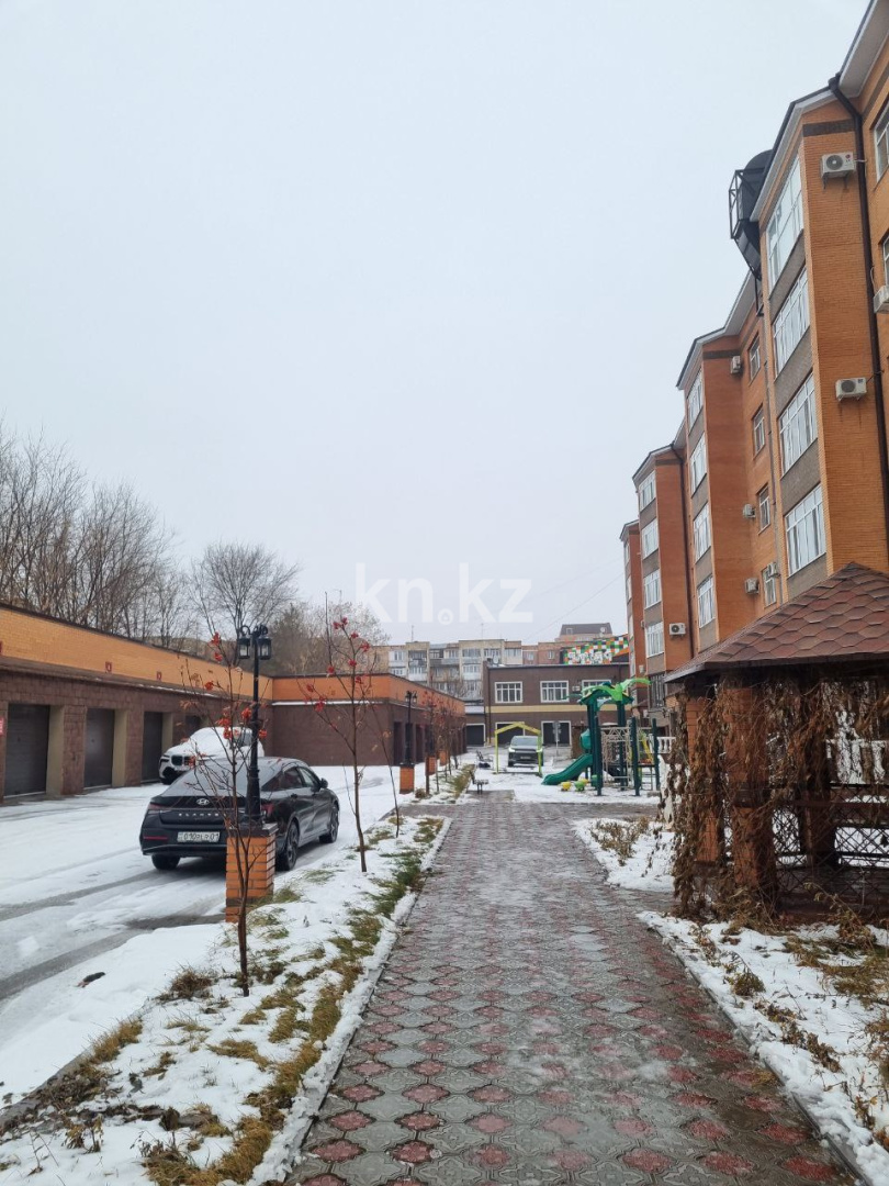 Продажа 4-комнатной квартиры, 160 м², ул. Аманжолова, дом  65/4 в Караганде - фото 20