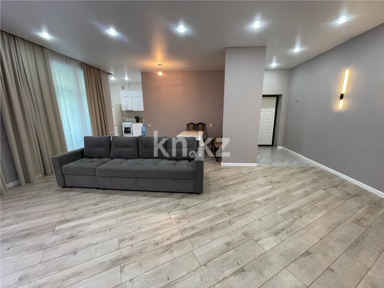 Продажа 4-комнатной квартиры, 115 м², ул. Букетова в Караганде