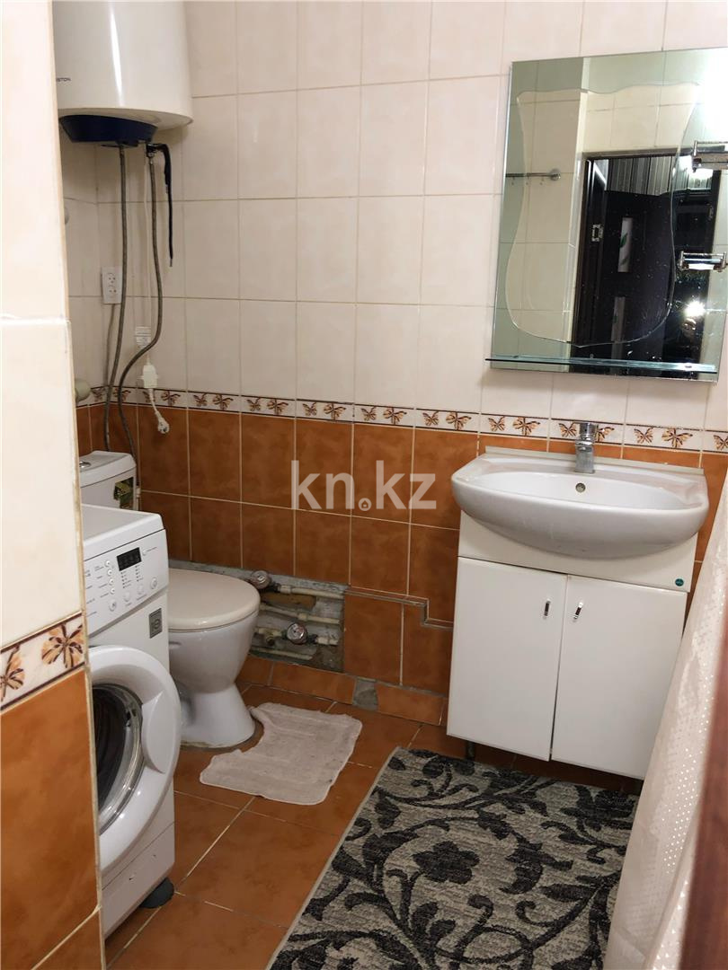 Продажа 3-комнатной квартиры, 87 м², ул. Ермекова в Караганде - фото 9