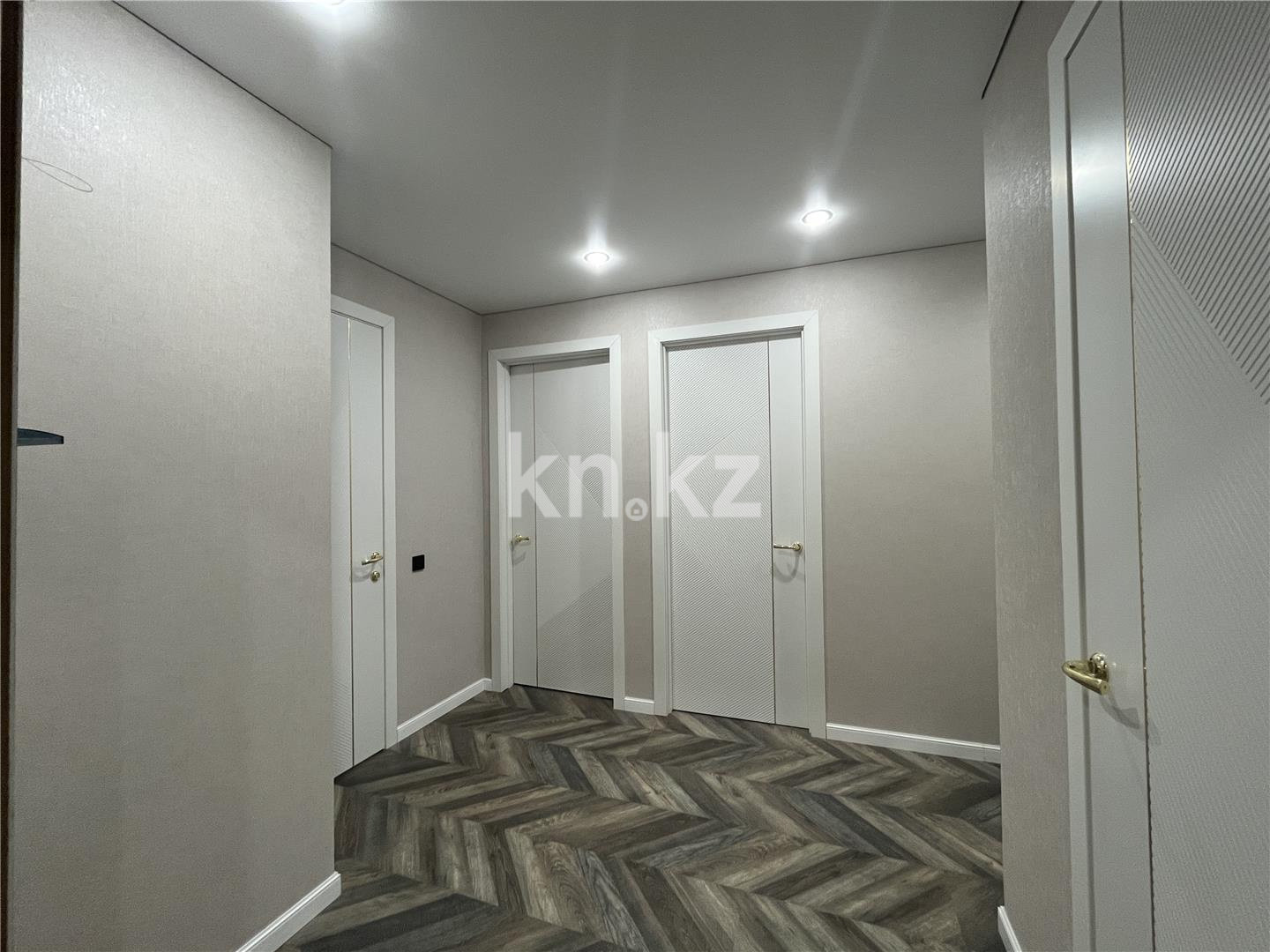 Продажа 4-комнатной квартиры, 110 м², ул. Букетова, дом  60/2 в Караганде - фото 34