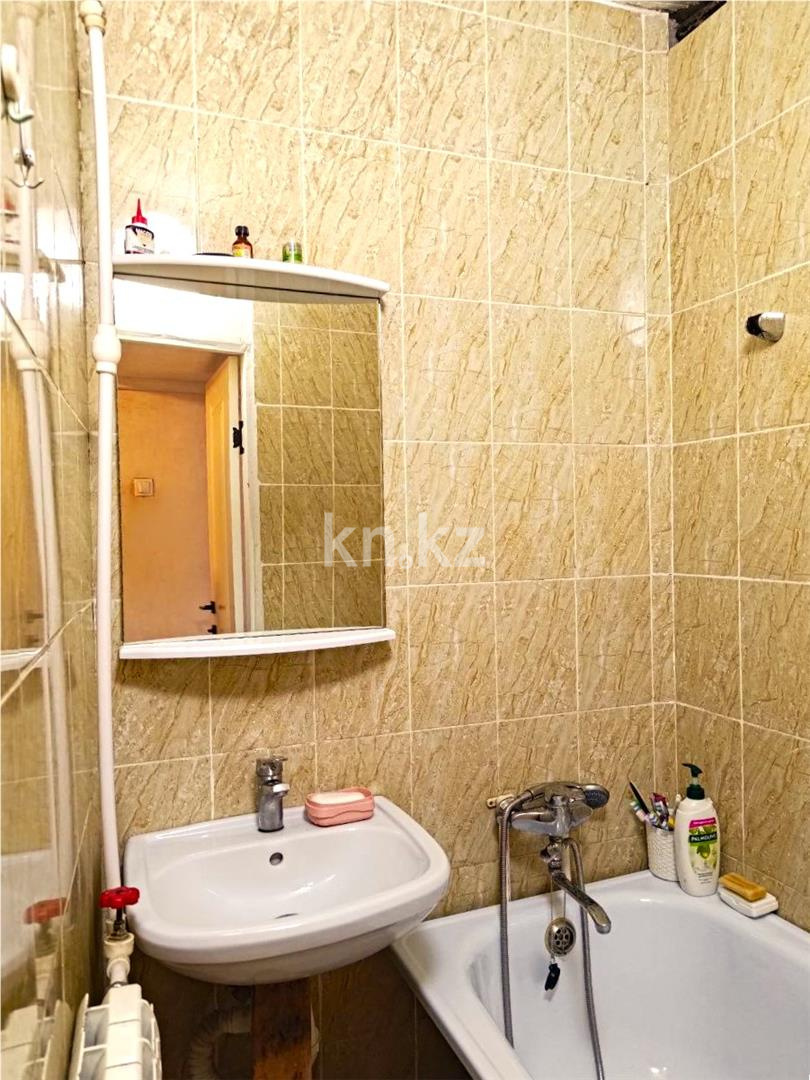 Продажа 3-комнатной квартиры, 61 м², 23-й мкр., дом  17 в Караганде - фото 12