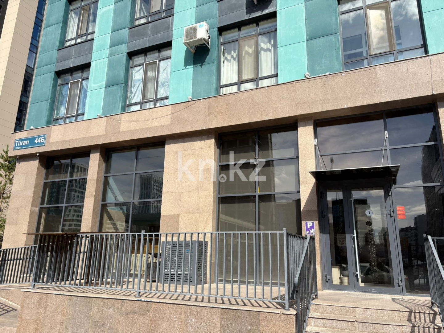 Аренда , 180 м², пр. Туран, дом  44б в Астане