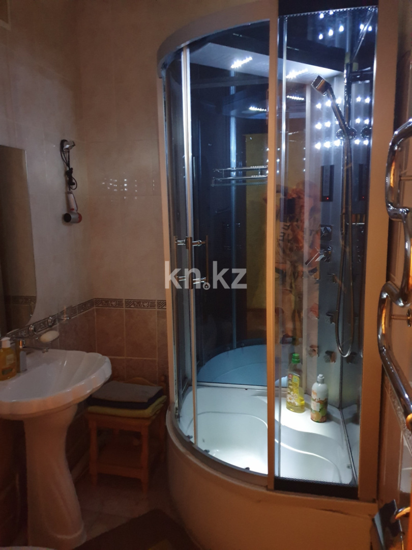 Аренда 2-комнатной квартиры посуточно, 48 м² в Усть-Каменогорске - фото 9